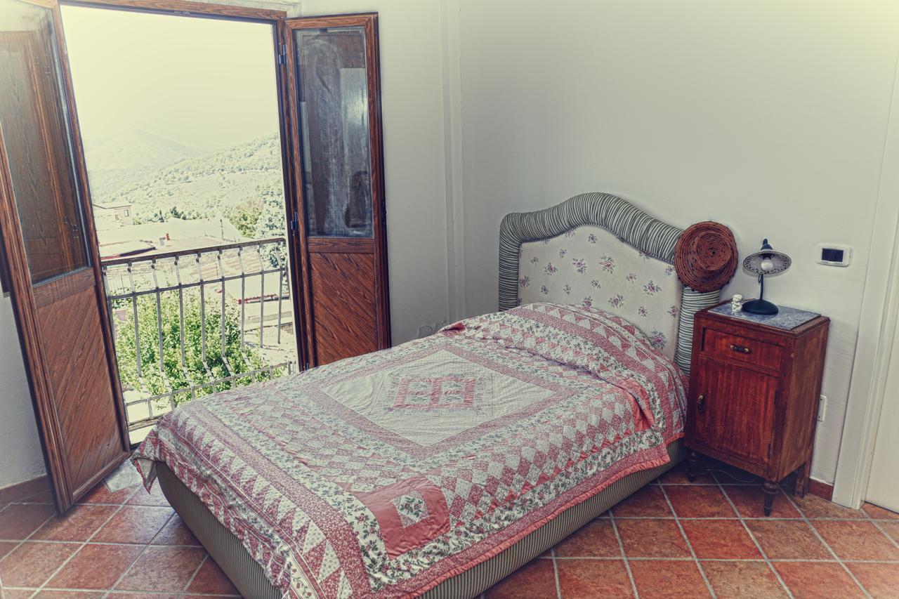 La Pietra D'Argento Bed and Breakfast Caserta Vecchia Eksteriør billede